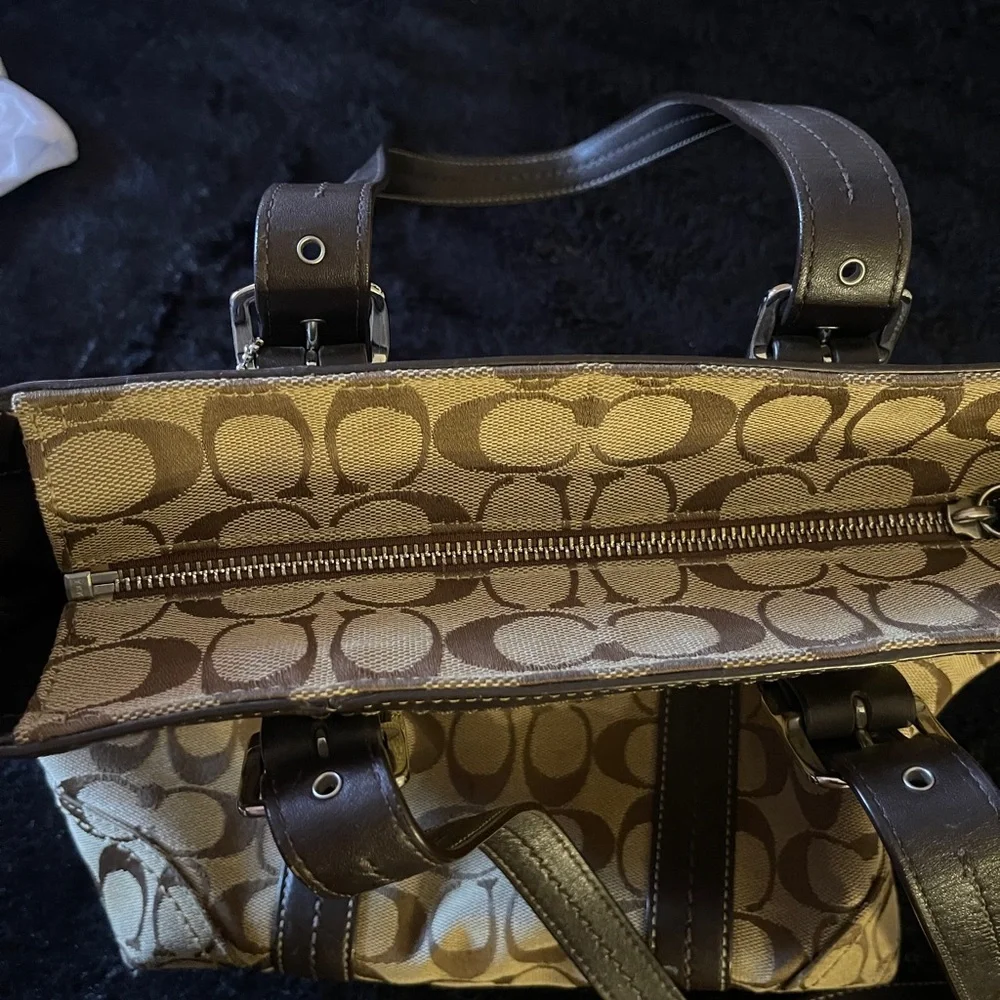 GENUINE COACH F12645 JAQUARD HAMPTON SHOULDER BAG Approx 10.5 inches tall - Picture 7 of 17